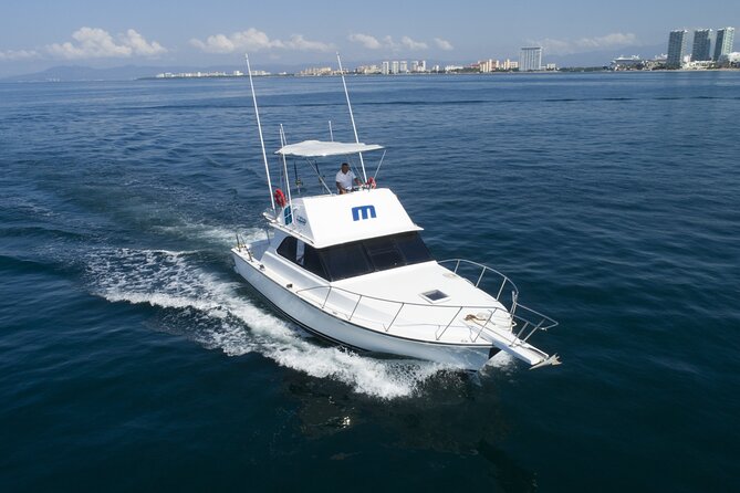 Bertram 38' Convertible Boat in Puerto & Nuevo Vallarta - A private Bertram boat changes the feel of the day