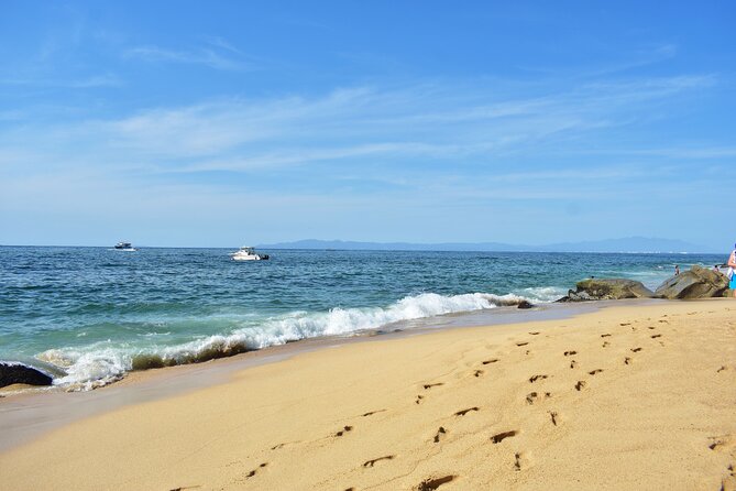 Catamaran Tour to the Arches, Playa las Animas, Snorkeling and more - Food at the beach and the pace of lunch