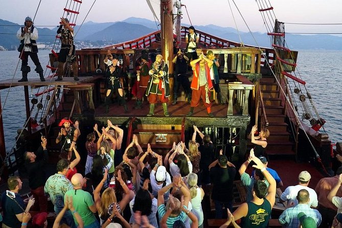 Dinner Under the Sea + Pirate Show in Puerto Vallarta Bay - A bilingual pirate show with plenty of audience contact