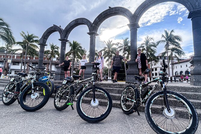 E-Bikes Taco Tour - What the Guides Add to the Ride