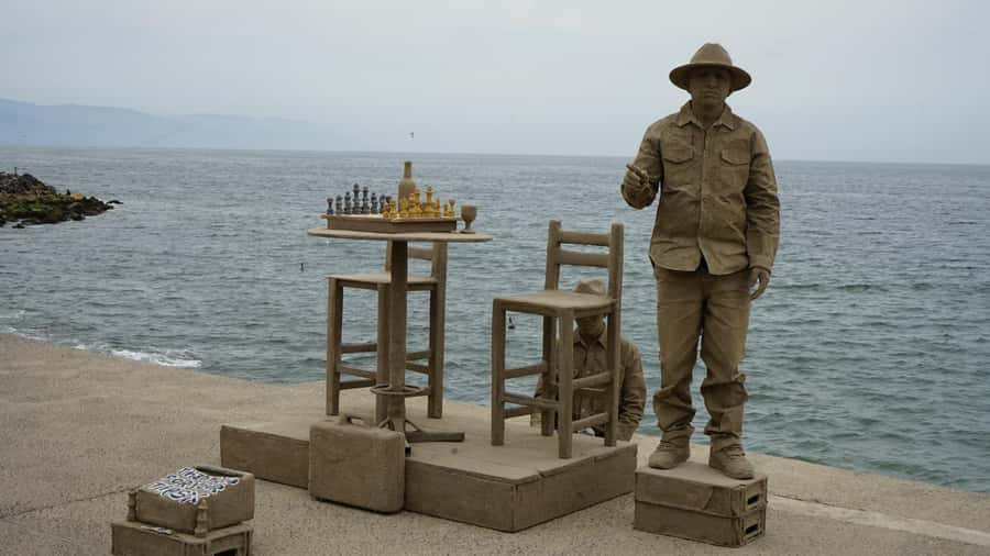 Guided tour of Vallarta in one day - The Los Arcos viewpoint south of town