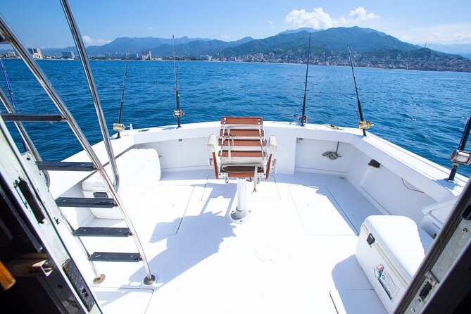 Hatteras 42-44' Classic Yachts in Puerto & Nuevo Vallarta - Food, water, and what you should pack