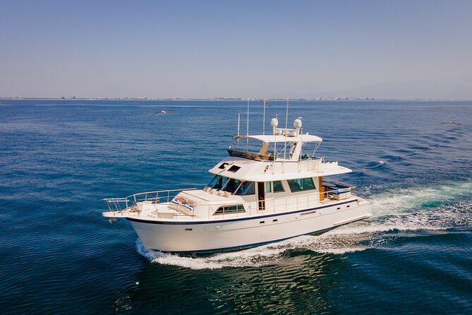 Hatteras 58-61' Luxury Yacht in Puerto Vallarta & Nuevo Nayarit - Swimming, Snorkeling, Kayaking, and Paddleboarding