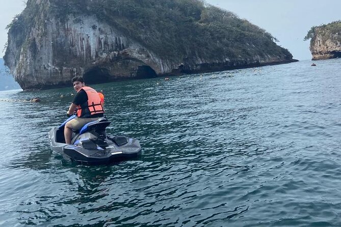 Jet Ski Jet Ski Rental in Puerto Vallarta - A short ride with a wide bay view