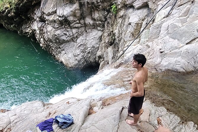 Jungle hike to palo maria Waterfalls - What Gerardo adds to the waterfall walk