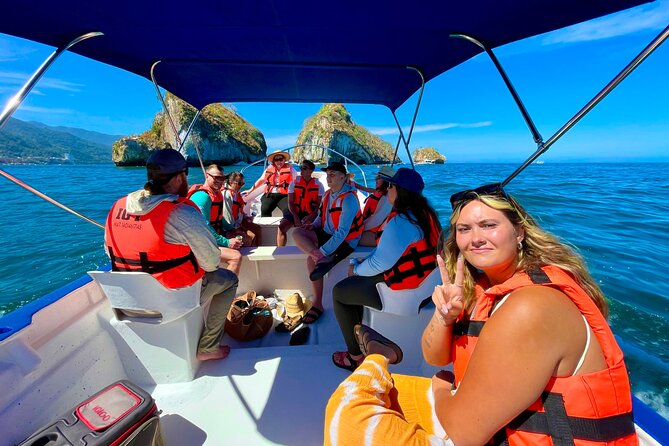 Los Arcos 5 islands Snorkeling Cliff Jumping and Hidden Beach - Guides, group size, and the feel of the outing