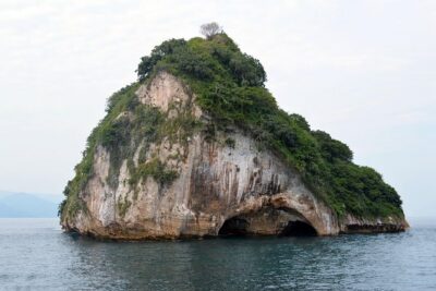 Los Arcos, Animas and Quimixto Snorkel Cruise in Puerto Vallarta All Inclusive