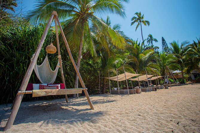 Majahuitas All inclusive Beach Day - Choosing between water sports and a lounge chair