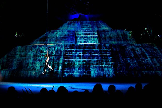 Night Rhythms - Alma - Show and Dinner in Puerto Vallarta - Staff service can shape the night