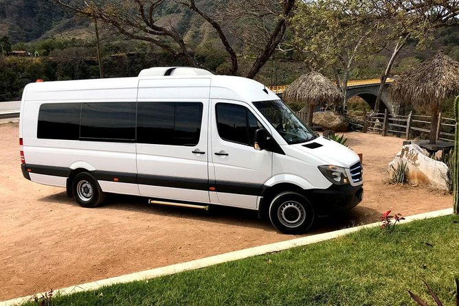 Private San Sebastian del Oeste Tour - Guides make the long road time worthwhile