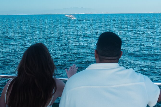 Private Yacht Charter Chica Fun 6 waterslides in Puerto Vallarta - The open bar and included snacks