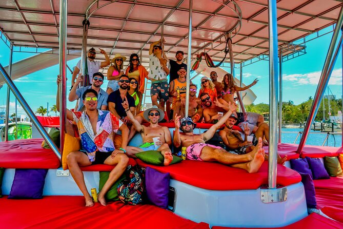 Private Yacht Charter ChicaFUN 3 Waterslides All Inclusive - Meeting points, transport, and timing