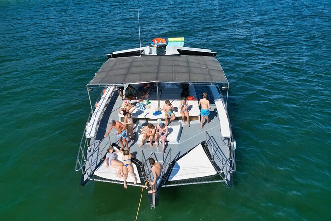 Private Yacht Charter ChicaFUN 4 All Inclusive - The real value at $1,300 per group