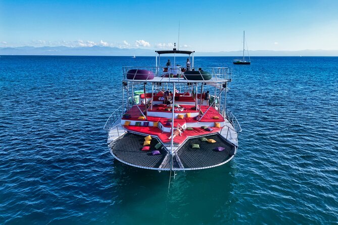 Private Yacht Charter on ChicaFun 1 Waterslides all inclusive - Food, drinks, and water equipment on ChicaFun 1