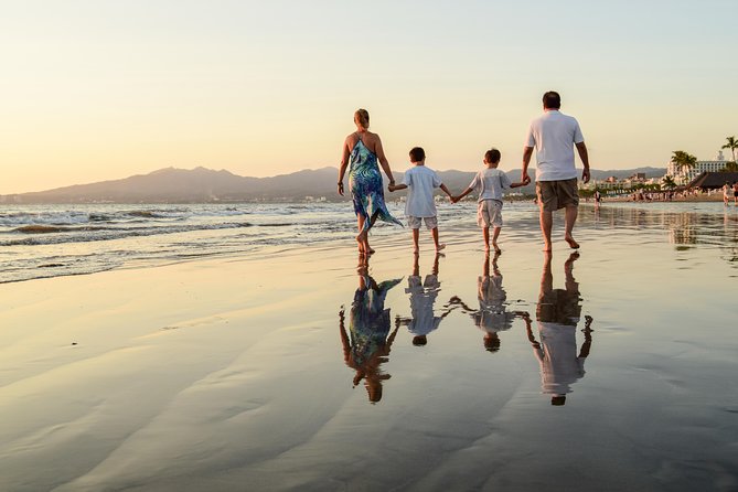 Professional photographer - Puerto Vallarta - Nuevo Vallarta, photo session - Why a beach photo session makes a smart Puerto Vallarta souvenir