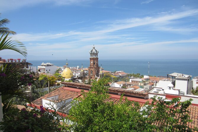 Puerto Vallarta Historical El Centro: A Self-Guided Audio Tour - Art galleries and Huichol craft at Peyote People