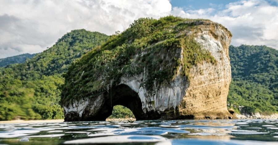Puerto Vallarta: Los Arcos, Ánimas, and Quimixto Boat Tour - Lunch, Open Bar, and the Boat’s Social Side