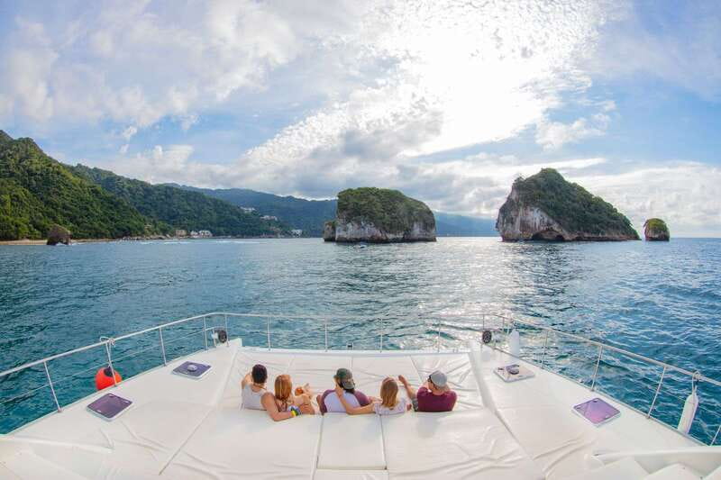 Puerto Vallarta: Luxury Yacht Tour with Lunch and Open Bar - Key points to know before booking