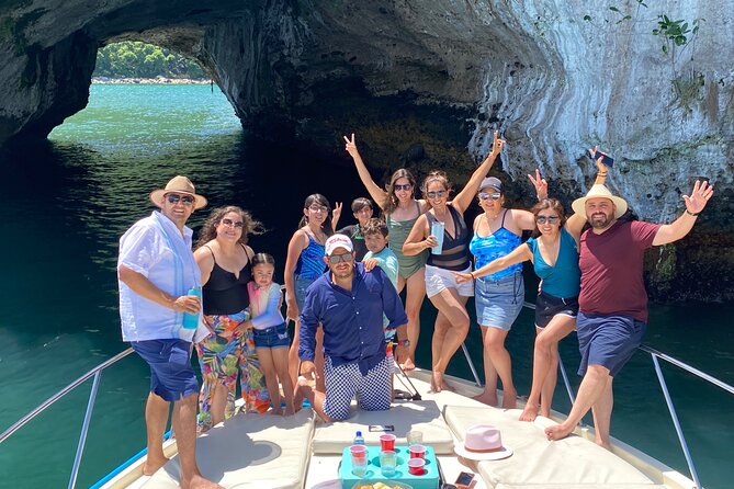 Puerto Vallarta Private Yacht Adventure 5 hours + 1 hour Free - The crew makes the private format useful