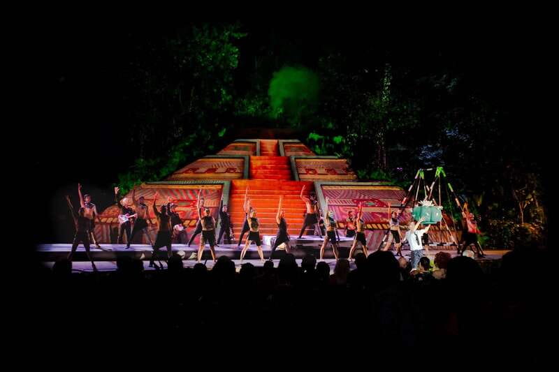 Puerto Vallarta Rhythms of the night, Show & Buffet dinner - A Sunset Crossing That Sets the Mood