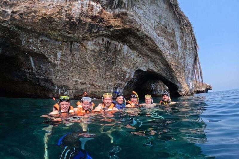 Puerto Vallarta: Snorkeling Tour to Los Arcos de Mismaloya - Finding Mismaloya Adventures behind Barceló