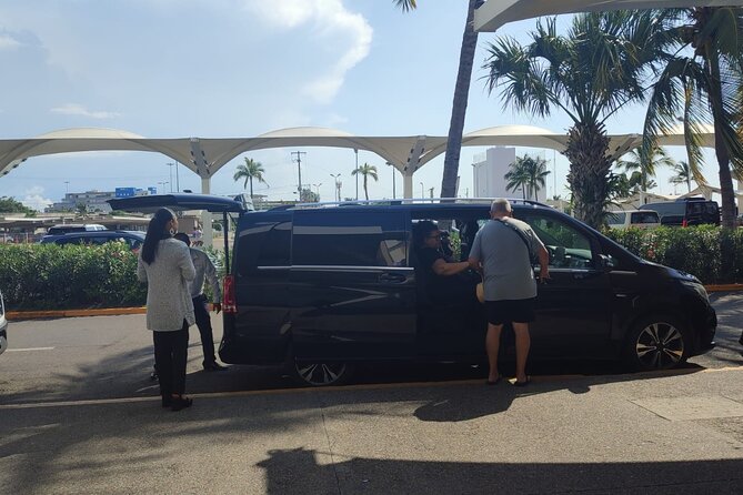 PVR VIP Round trip transfers Airport - Downtown - Airport - What happens after customs