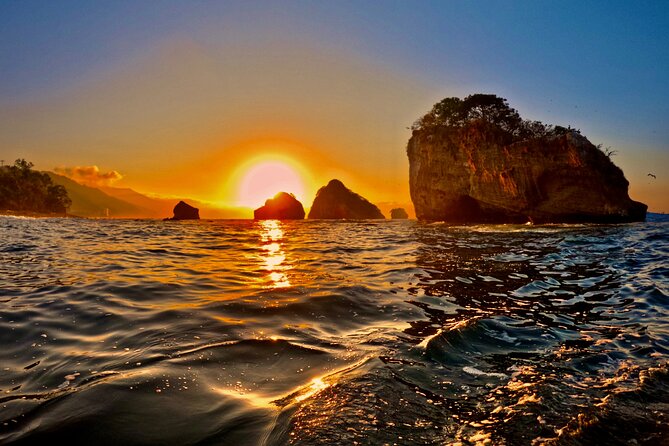 Sunset and Bioluminescence Boat Tour at Los Arcos Islands - Transport, safety, and comfort concerns