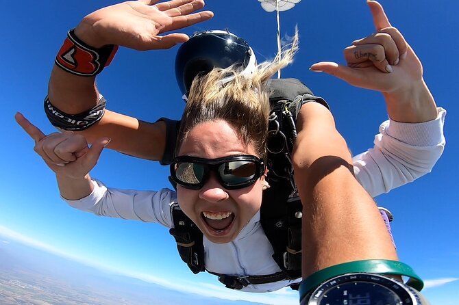 Tandem Skydive in Puerto Vallarta With Beach Landing - What the ratings tell you, and what they do not